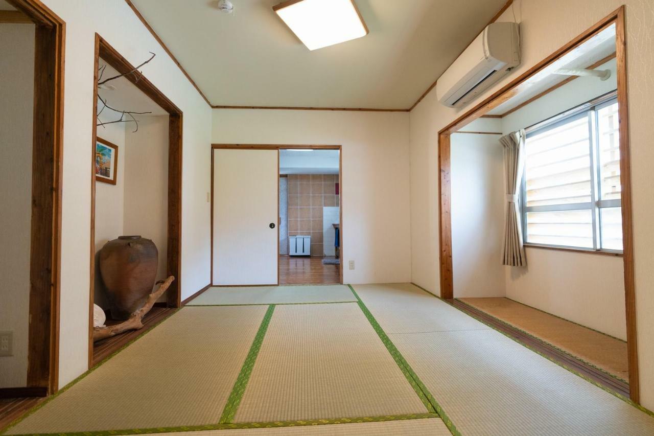 沖縄古民家お宿ななつぼし Okinawa Traditional House Nanatsuboshi Naha Eksteriør billede